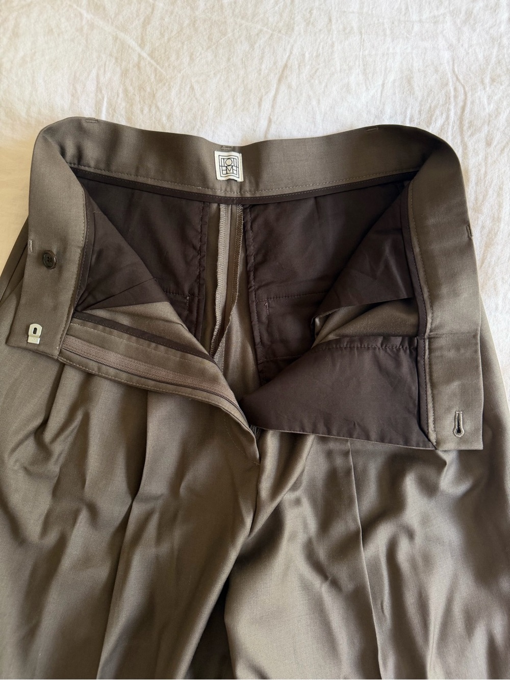 Cropped pleated wool straight-leg pants (NWOT) - Picture 9 of 9